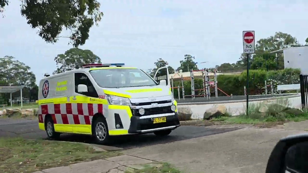 NSW 3x Ambulance Vehicles Parked Outside PCYC Next to a Gym Park. (14/02/2026) 11:46 am.