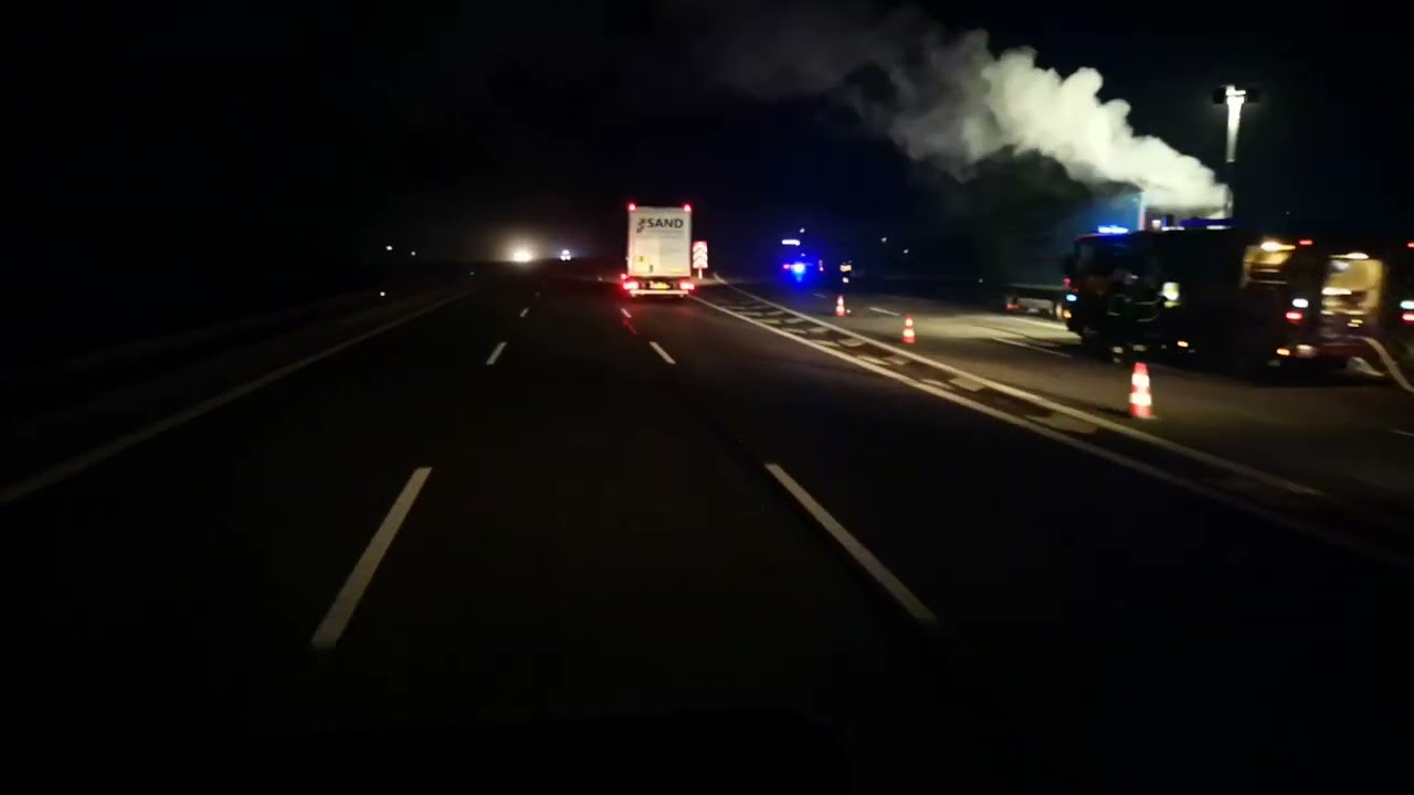 Vejle brandvæsen, station Vejle. ild lastbil/bus. 22-02-23 Dashcam