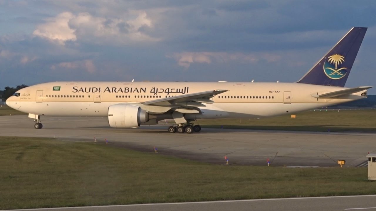 [FullHD] Saudia Boeing 777-200(ER) landing & takeoff at Geneva/GVA/LSGG