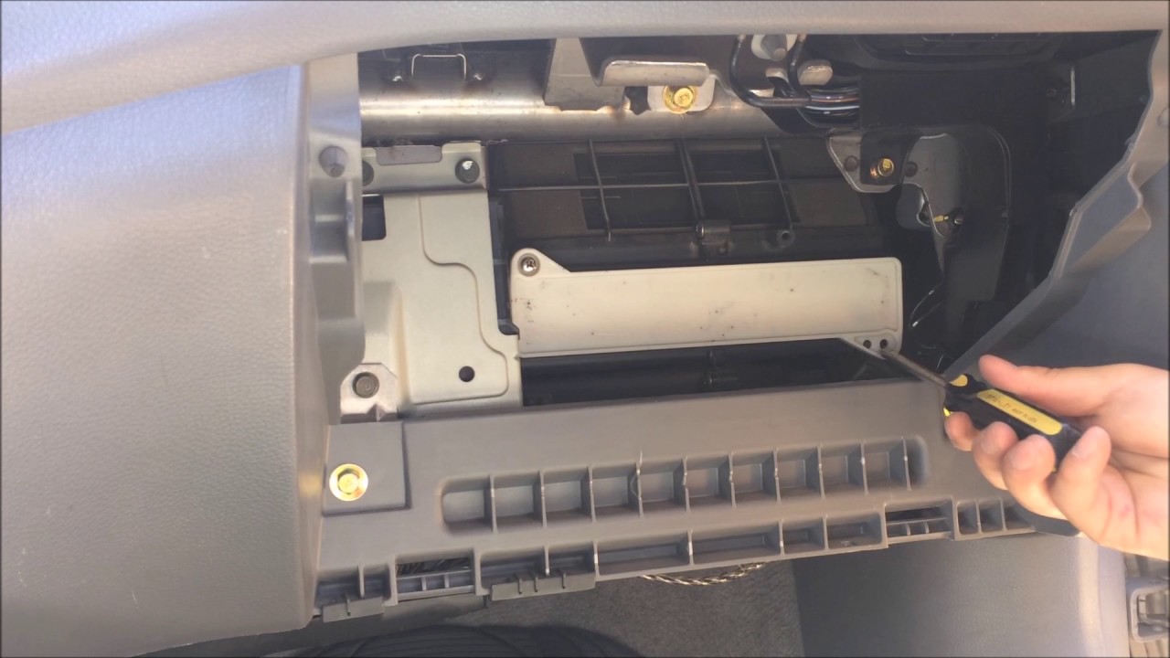 Mitsubishi Lancer 2003 ES - Cabinet Air Filter Replacement