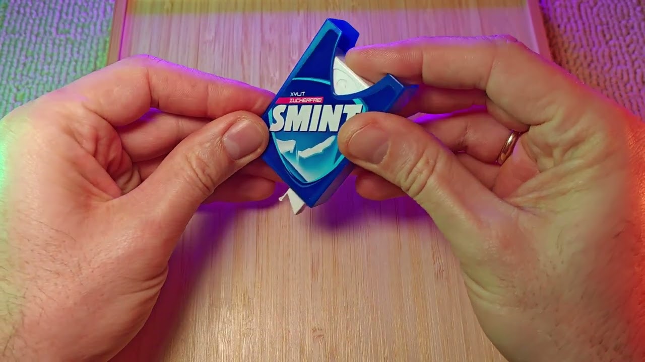Only sounds!  Pure ASMR without words