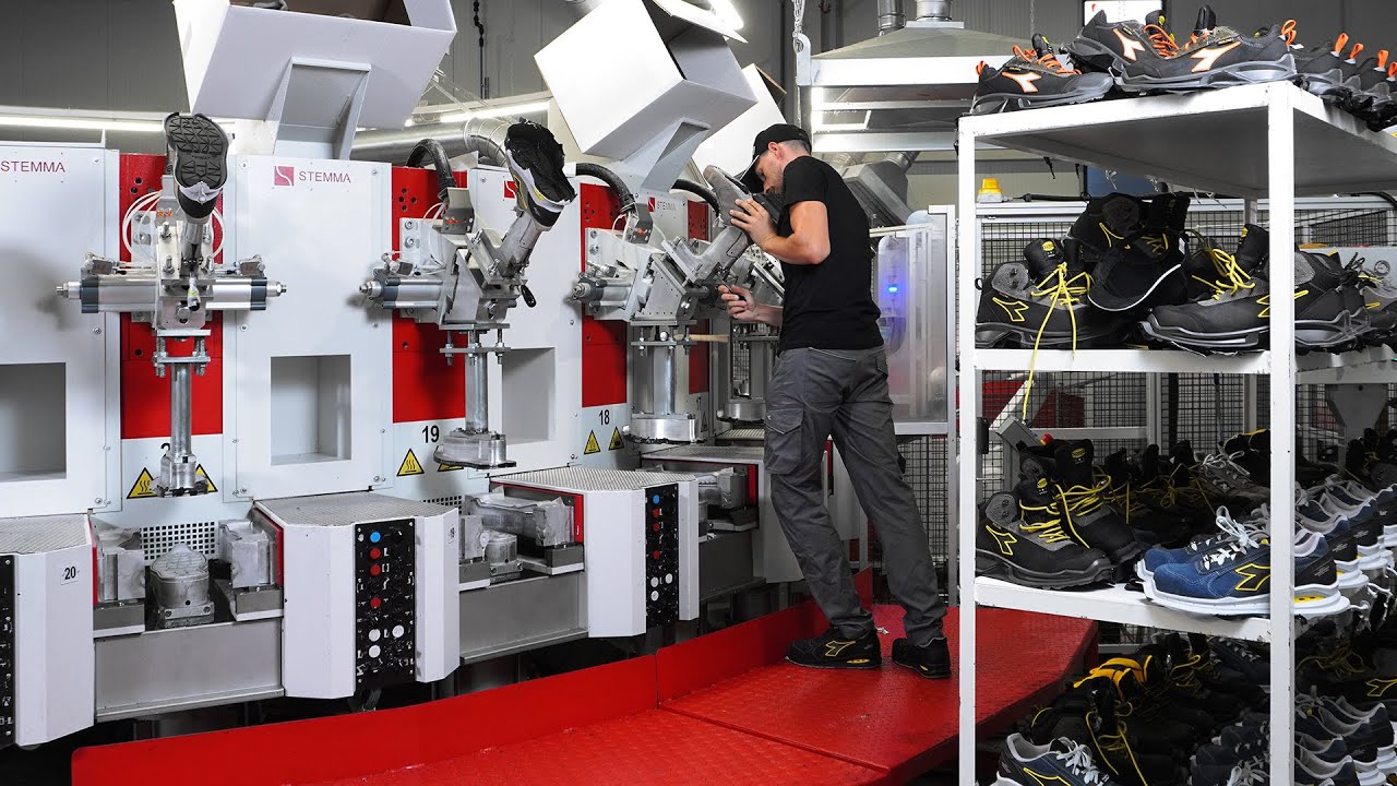 Safety shoes manufacturing process with STEMMA polyurethane direct injection machine
