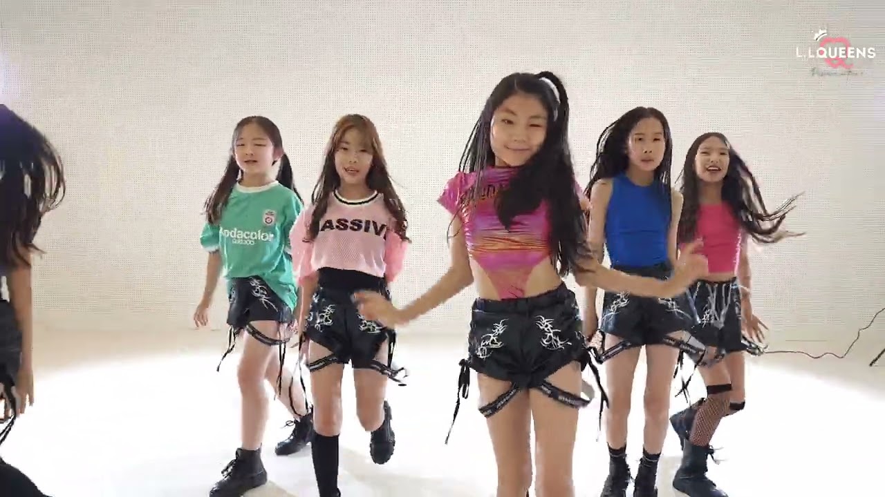 [Cover] MEOVV 'Hands up' 미야오 핸즈업 더블엘퀸즈 케이팝 커버댄스 9인버전