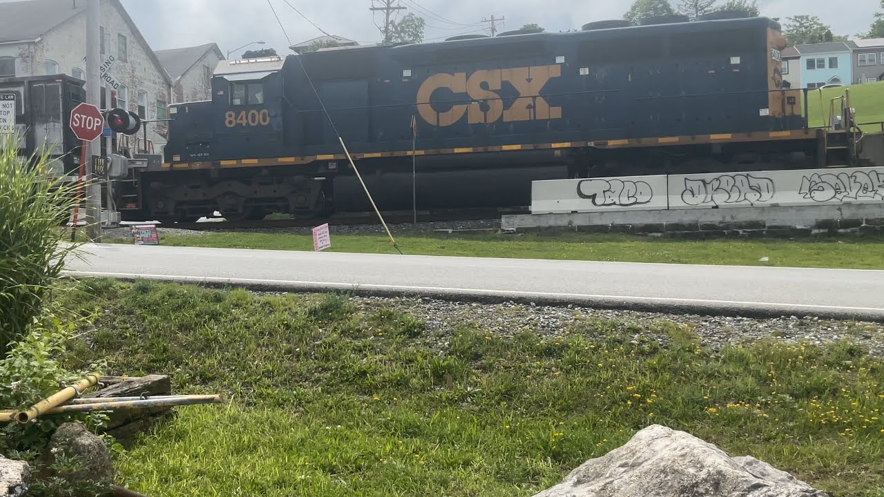 6/18/25 - CSX SD40-2 8400, leads L040, departing Newburgh Industrial Track, at Newburgh, NY