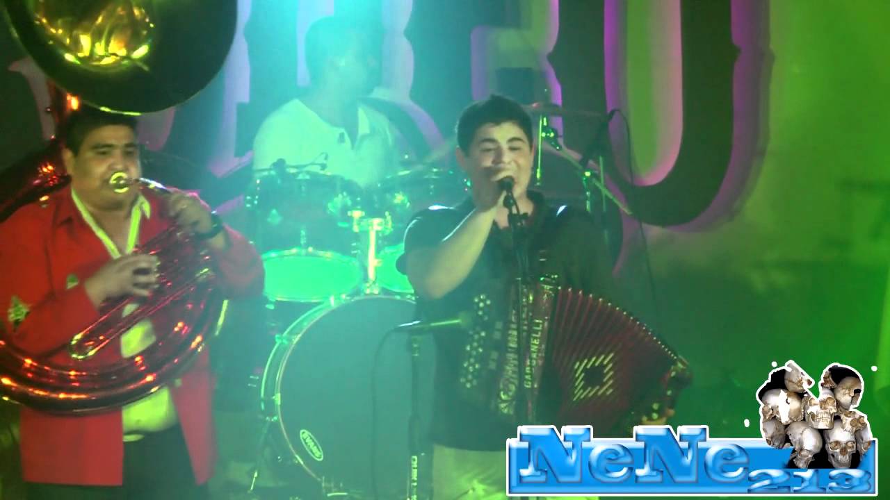 Alfredito Olivas - Con La Novedad - en vivo (2012)