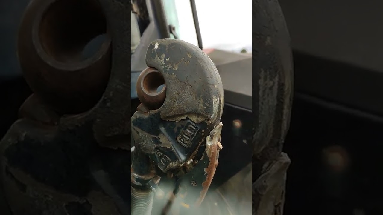 Video 4: Attaching implements to the MF6255