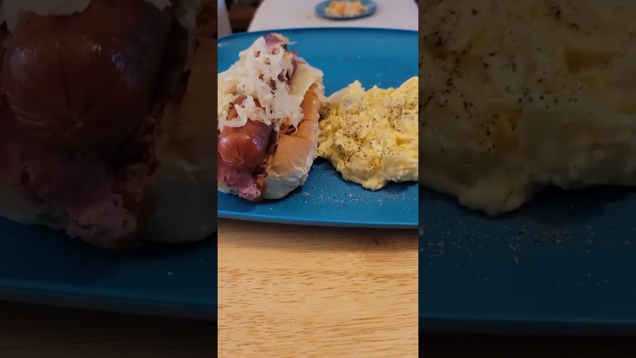 hot dog Reuben