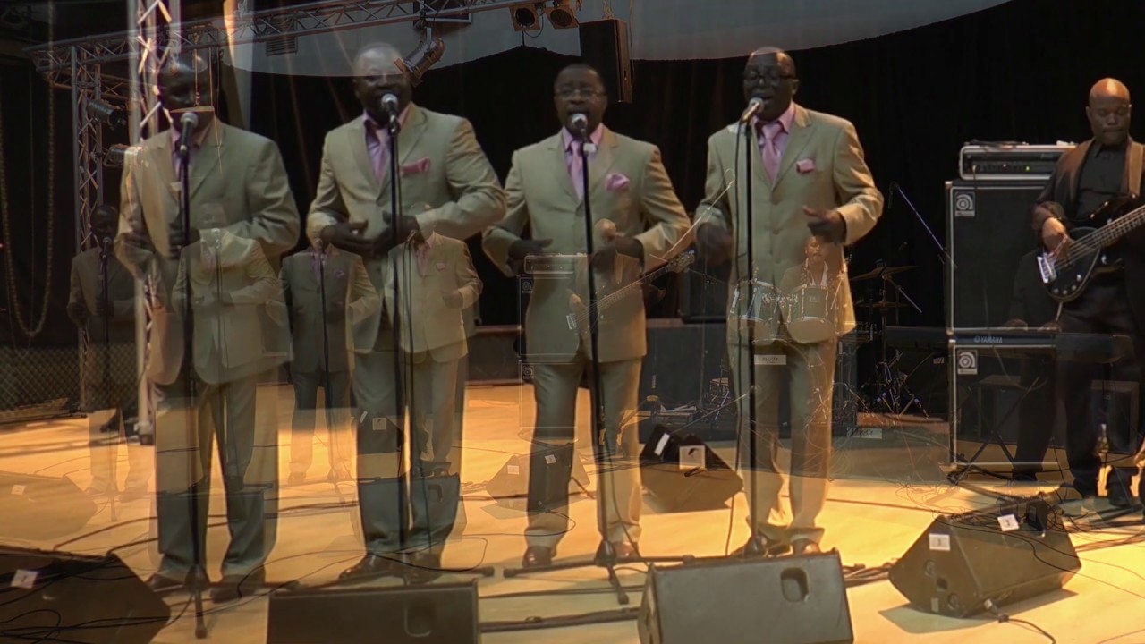 Elikya Gospel Singers - POUR CET IMMENSE BONHEUR !