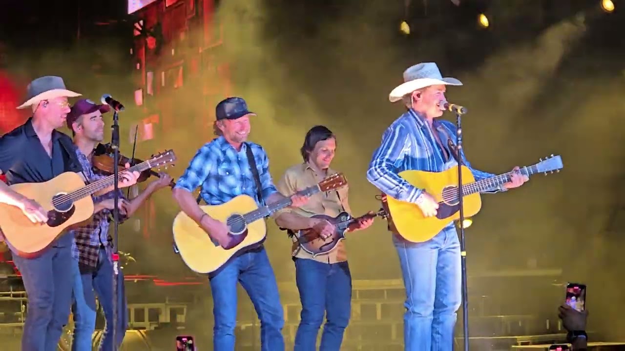 Dierks Bentley Band & Zach Top Blue Grass (Freeborn Man)