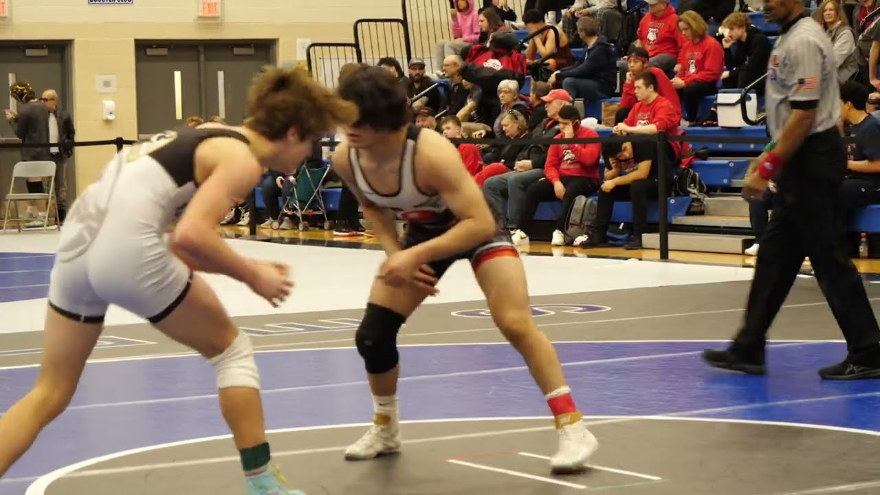 First Place - Owen Anderson of Grayslake North [G] v Kevin Hernandez of Mundelein [R] (145)