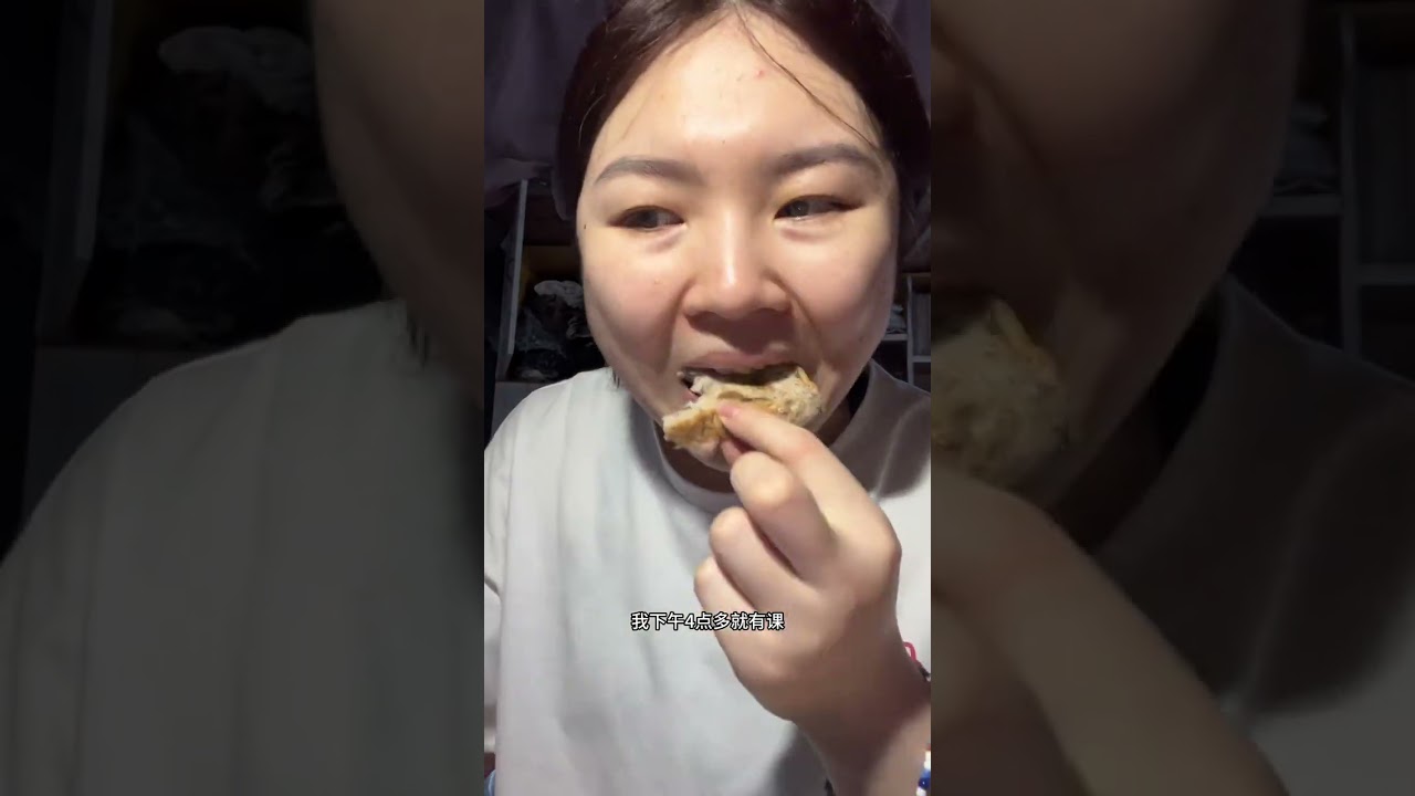 #上热门 165/145斤胖丫头 不减肥戒暴食 今天吃了奶酪 黑芝麻 芝士欧包 碳水局的一天#抖音美食推荐官 #抖音美食创作人 #吃货 #减脂餐 @DOU+小助手 @抖音小助手 @抖音创作者中心 @
