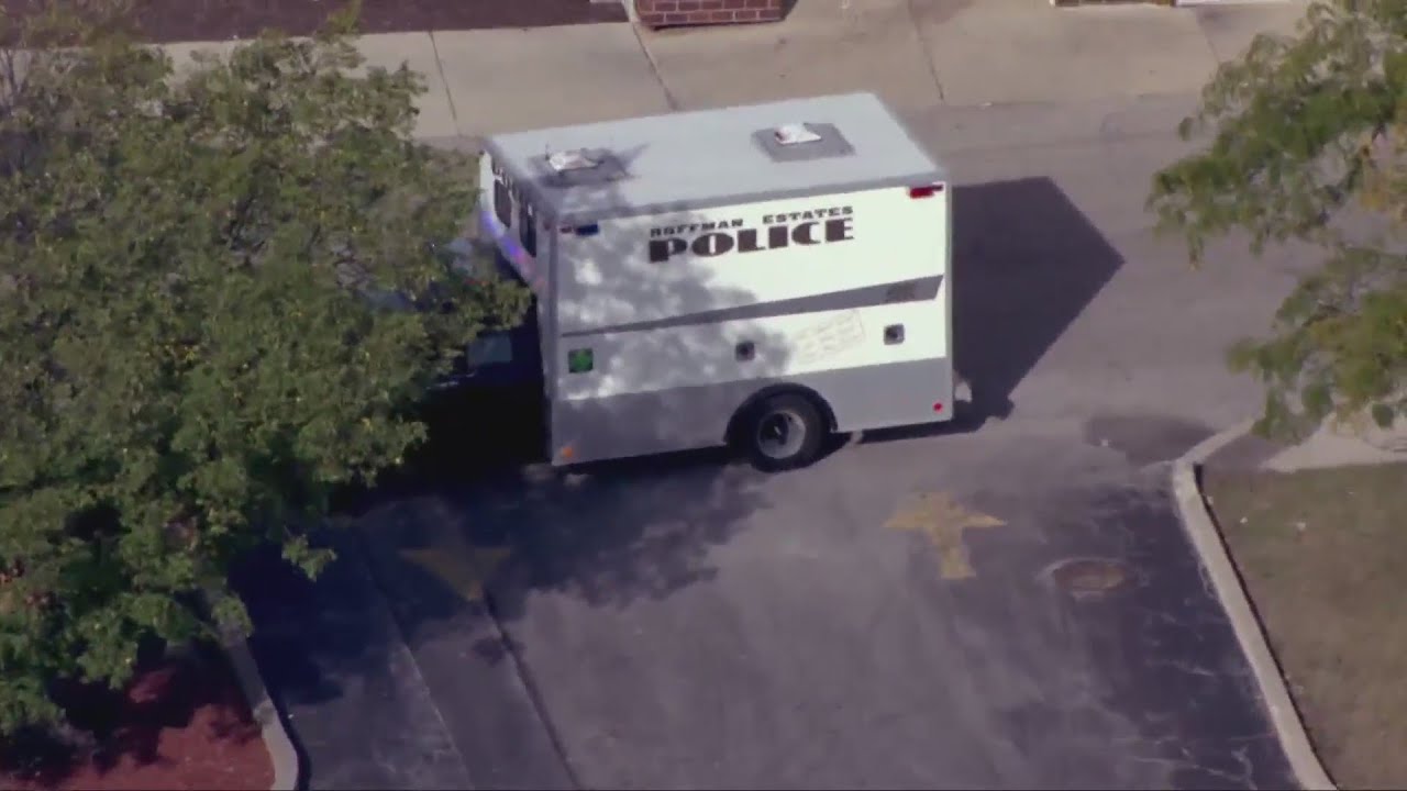 Hoffman Estates man shoots at 2 teen carjackers early Friday morning