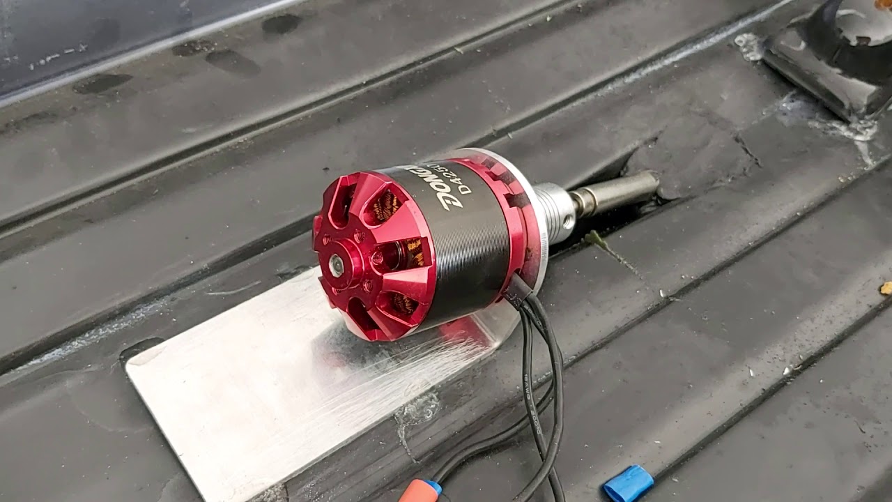 Motor brushless 4250 pentru navomodele plantat de viteza