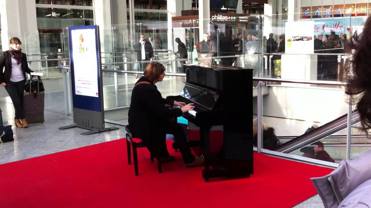 Music in Gare de Lyon