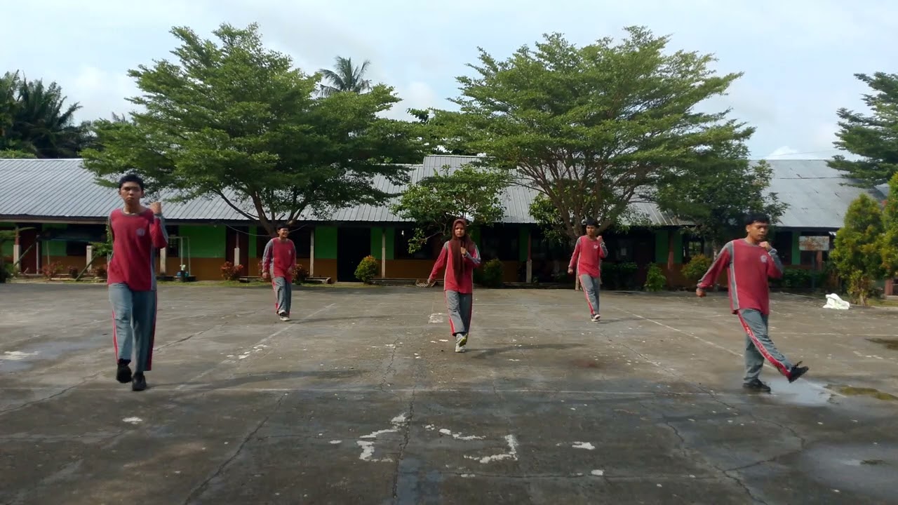 Senam irama - Senam goyang nasi Padang Kelas 11 SMA PGRI TANJUNG PANDAN 