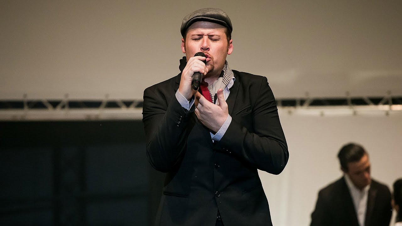 Massimo Scalici singing Isla del Encanto - 15 Years History at BSC 2015