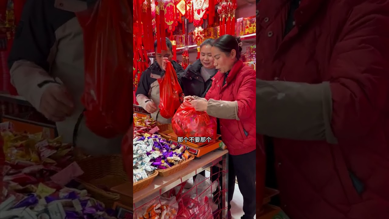 今天和清植去买了喜糖和结婚请柬，清植说要去浙江给大哥大嫂送请柬和喜糖，我想着带老爸一起去浙江看看三个孩子们，老爸快一年没见到三个孩子，虽然担心增加我们的负担，从来没有表露出来，但是我知道老爸还是很想