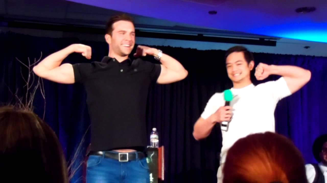 Osric and Gil Gun show DCCon