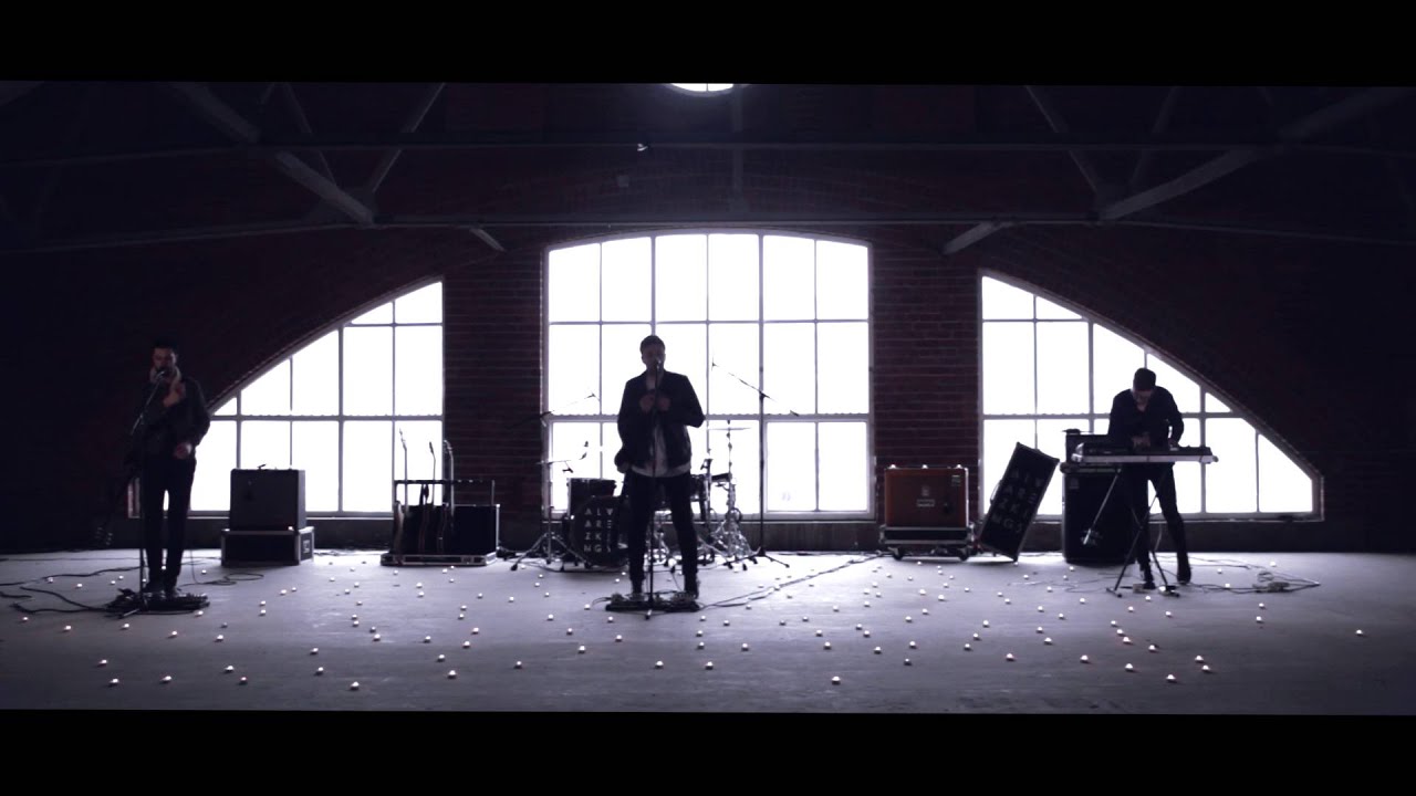 Alvarez Kings - Run From You (Live & In Session at Drop Dead)