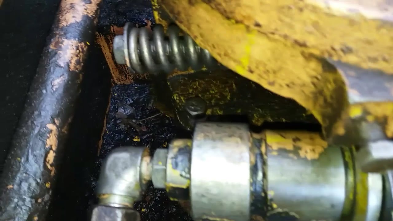 Почему Поворот установки тормозит или под дёргивается.