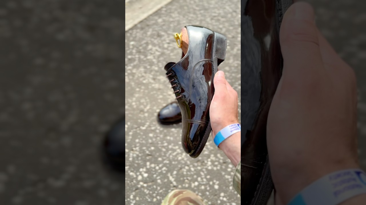 #restoration shoe polishing ASMR from old to new shoes in a blink of an eye #shoeshine #mirrorshine