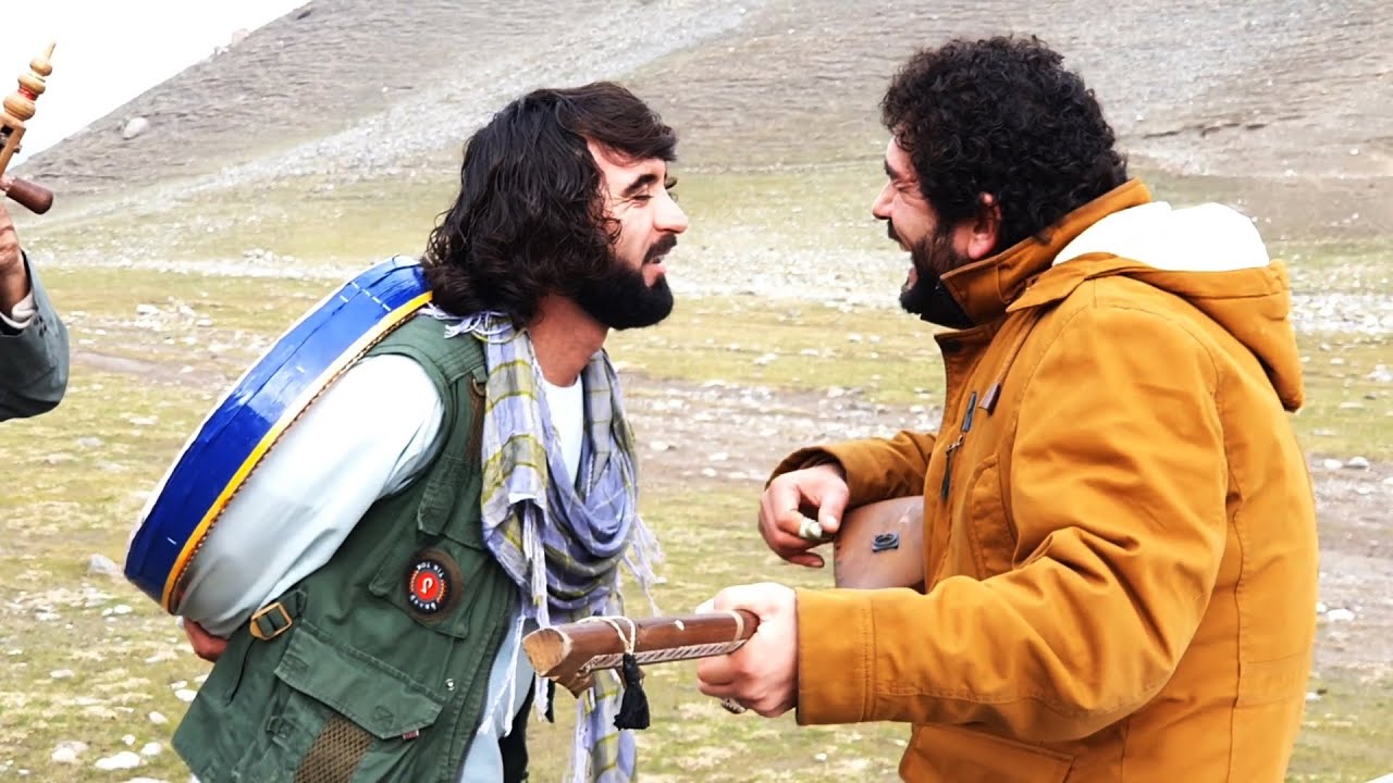 گاه گاه مست و خمارم باشی - آهنگ جالب و دیدنی از عطی الله و محبوب چاه آبی