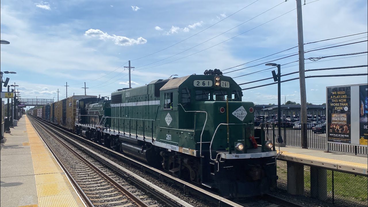New York Atlantic Railway RS70 arriving at Pilgrim siding in Deer Park!