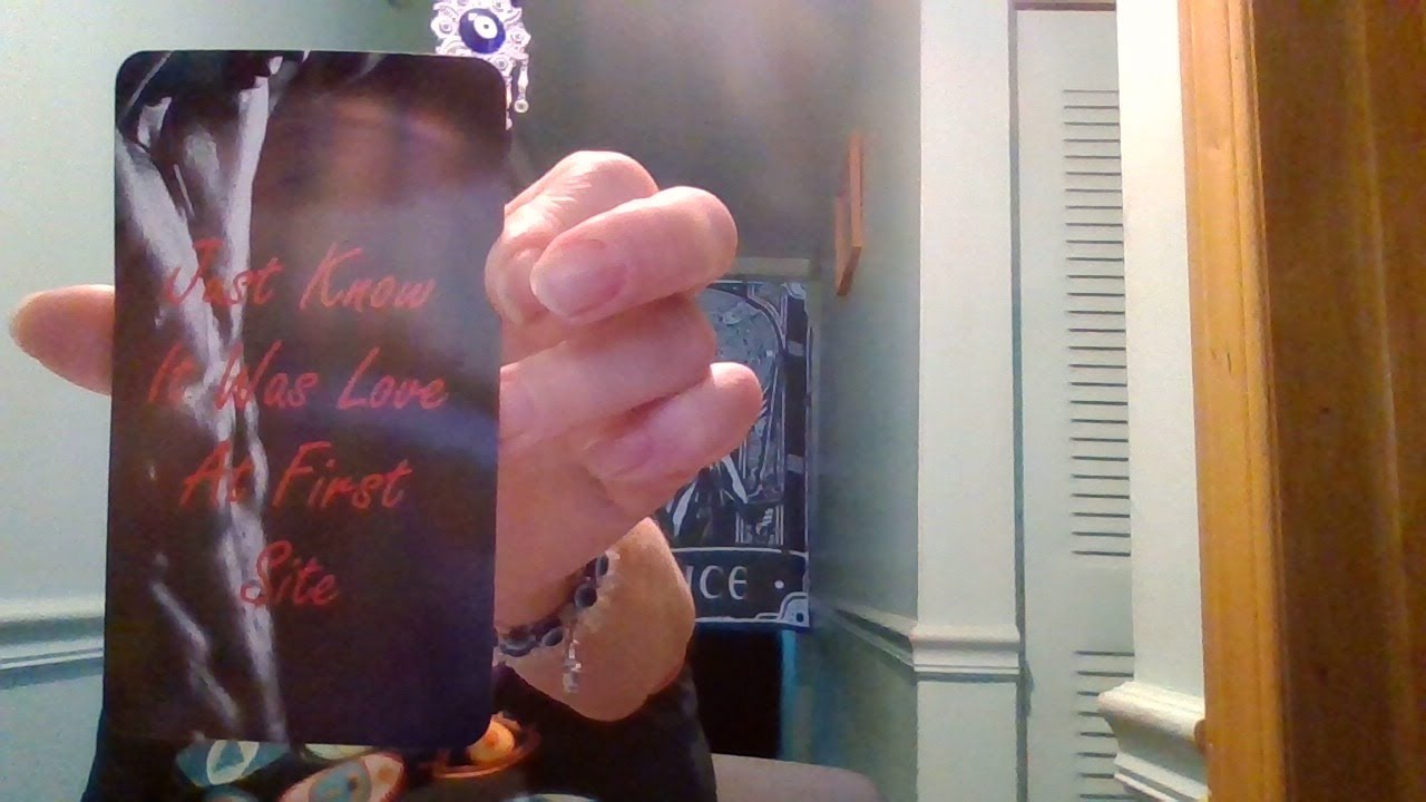 Live FREE Tarot reading taking only 30 people closed 11 am eastern time  hi