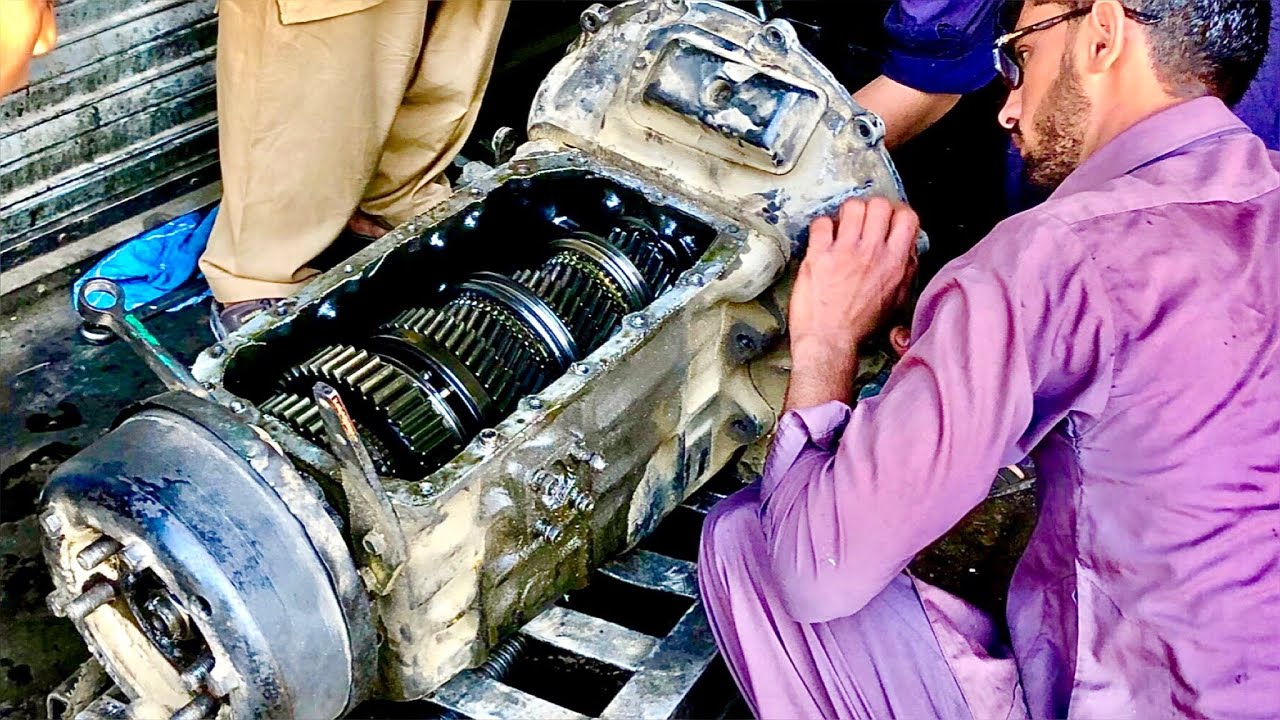 How to Repair Hino 7D Gearbox “ Transmission