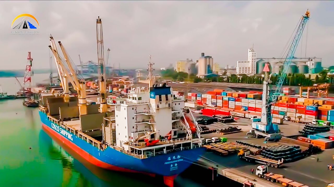 Le port de  DAR ES SALAAM est une porte principale d'Entree et Sortie des pays membres du CORRIDOR.C