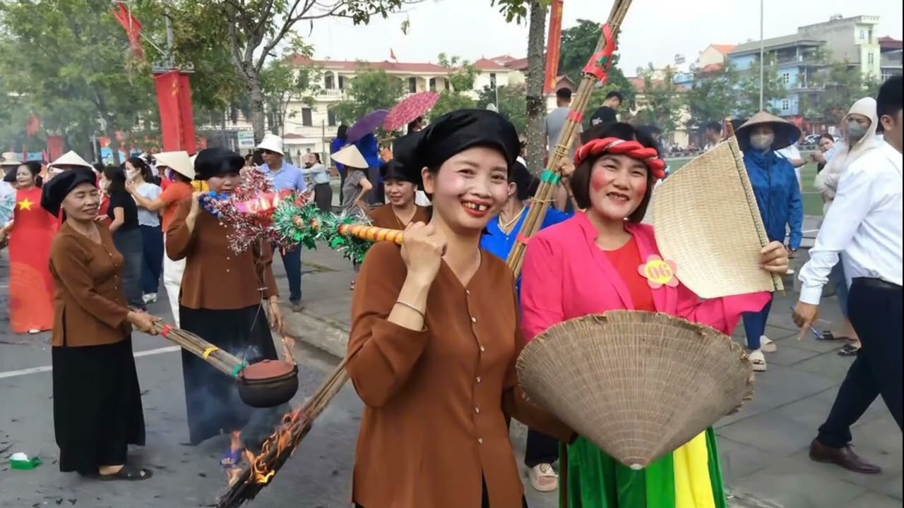 Chèo Phụ nữ quê em 