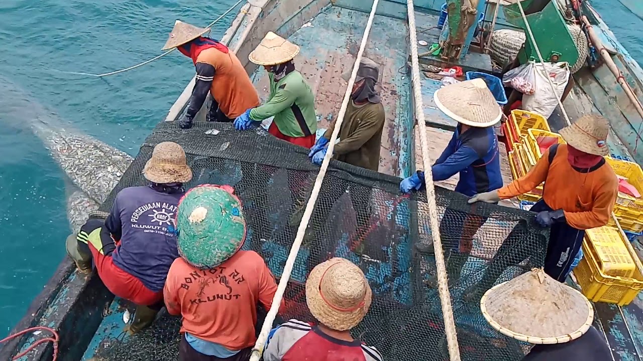 Orang nelayan kluwut brebes
