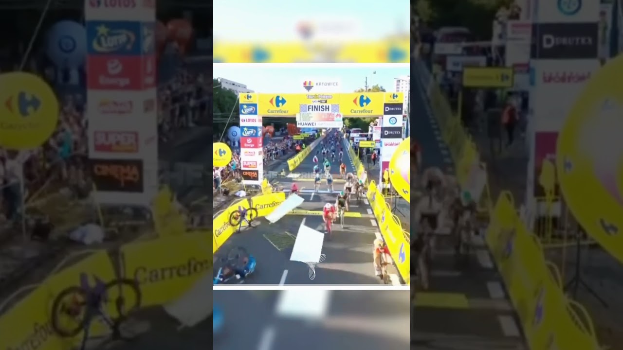 The High-Speed Crash That Shocked Cycling🤕