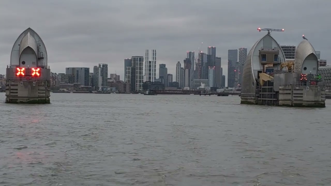 Virtual Tour of Thames Barrier on Thames River in London