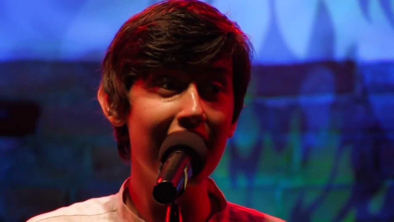 Spotkania Zamkowe Śpiewajmy Poezję 2011 Olsztyn Piotr Tłustochowicz.mp4