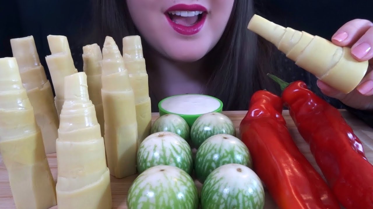 HEALTHY EATING ASMR Raw Veggie Platter [Bamboo Shoots, Eggplant, Peppers] SATISFYING Crunchy Sounds