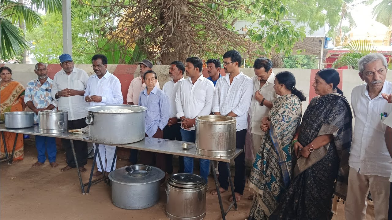 శ్రీ కోటమ్మతల్లి ఆలయంలో అన్నప్రసాద వినియోగం.. దాతలకు నల్లపరెడ్డి జగన్మోహన్ రెడ్డి దంపతులు సత్కారం..