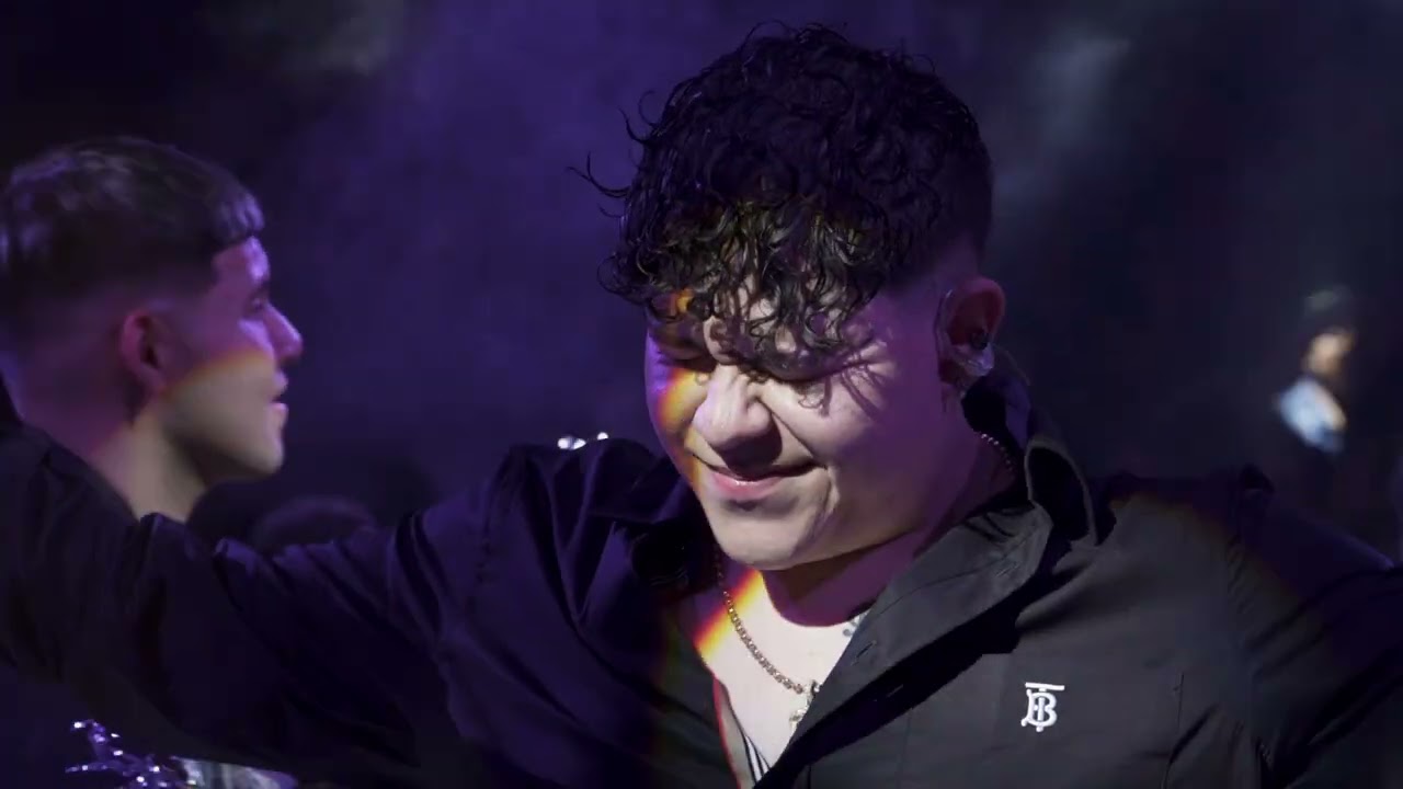 Junior H y su Doble SoldOut