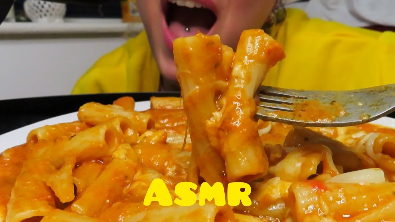 ASMR Pasta con Pesto Rosso - Rigatoni Pasta 🇮🇹- eating sounds