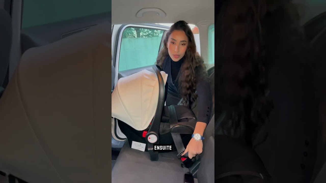 Comment attacher le cosy dans la voiture? 