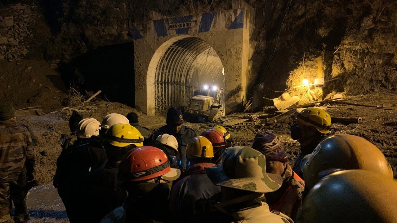Rescue operation experiencing major difficulties after India flood