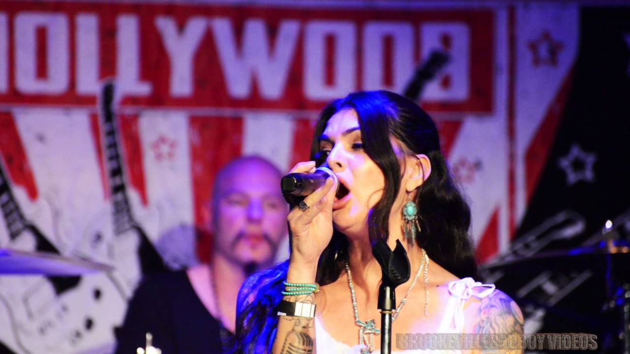 SHE TALKS TO ANGELS : CHEROKEE FORTUNE