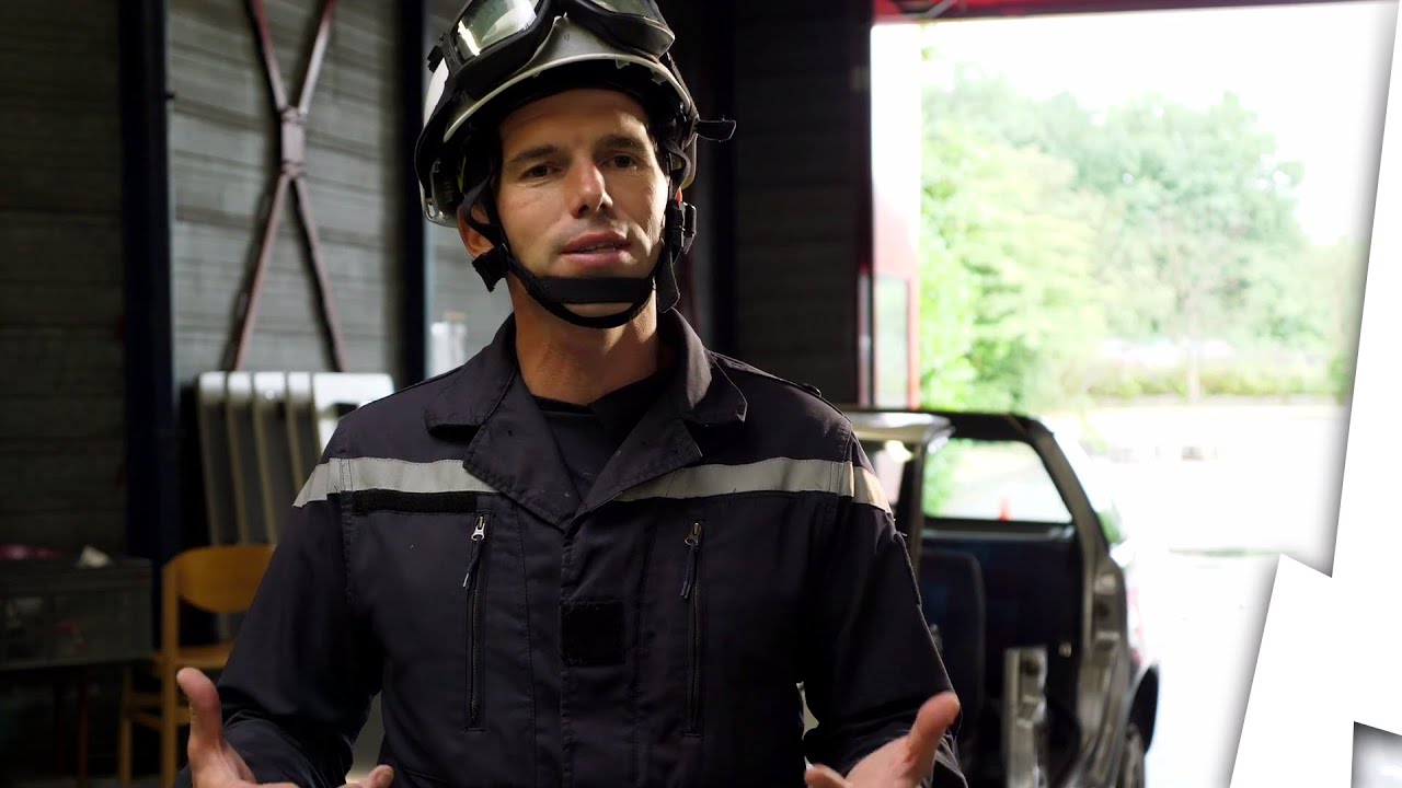 Des sapeurs-pompiers ont test&eacute; les outils sans fil Milwaukee&reg;