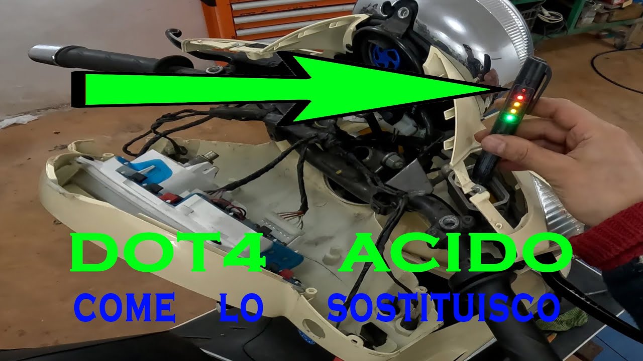 Sostituzione olio freni su Piaggio Beverly