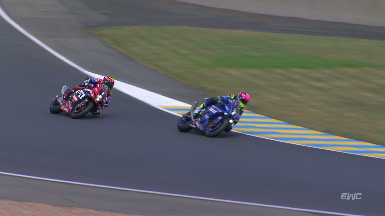 24 Heures Motos 2021 - Battle between #1 and #7