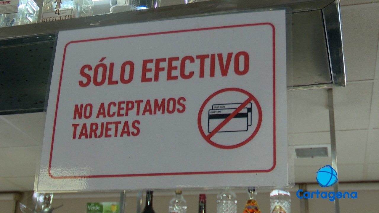 El pago con tarjeta provoca que la propina caiga hasta un 50 %