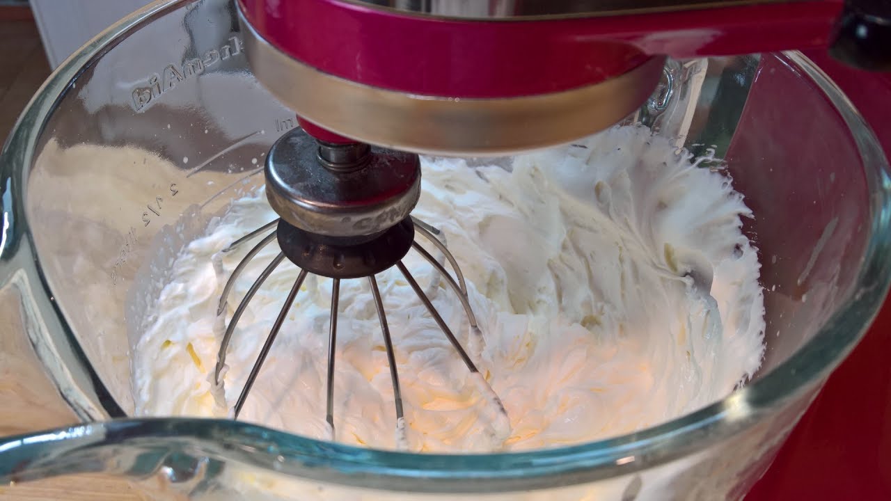 Krem śmietana z mascarpone do przełożenia tortu