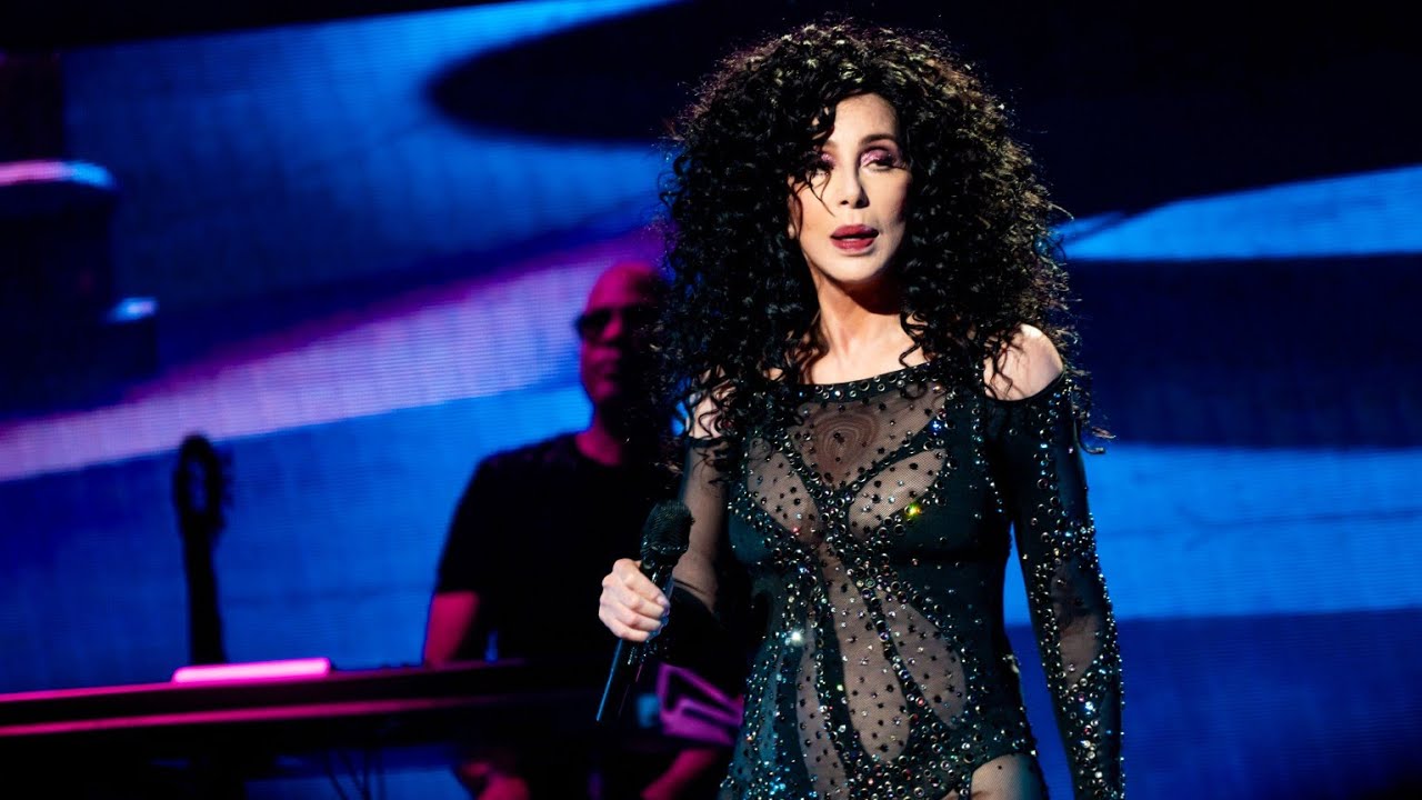 Cher - If I Could Turn Back Time (Here We Go Again Tour)