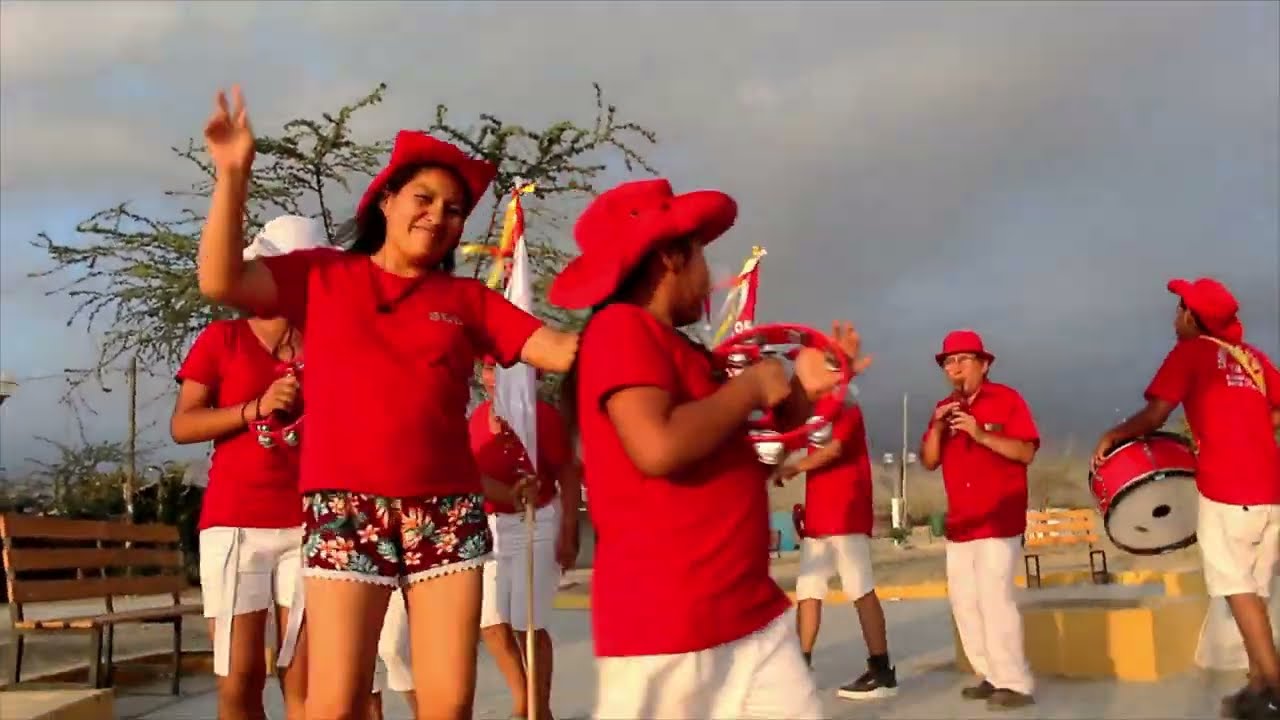 Tarde te conocí - Los Súper Rojitos de Tingue de la Familia Gejaño