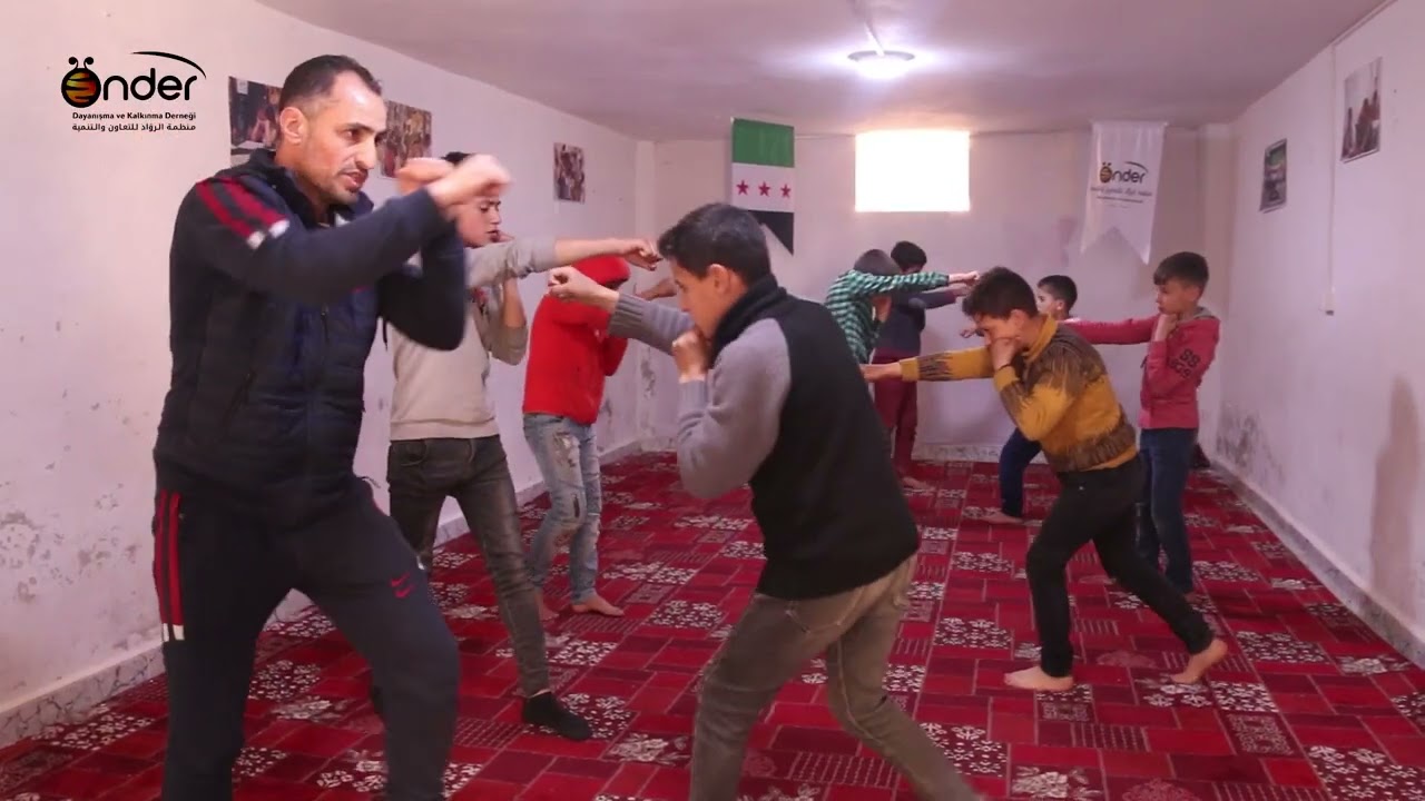 جزء من التدريبات التي يقدّمها نادي عفلق للكيك بوكسينغ في الأتارب